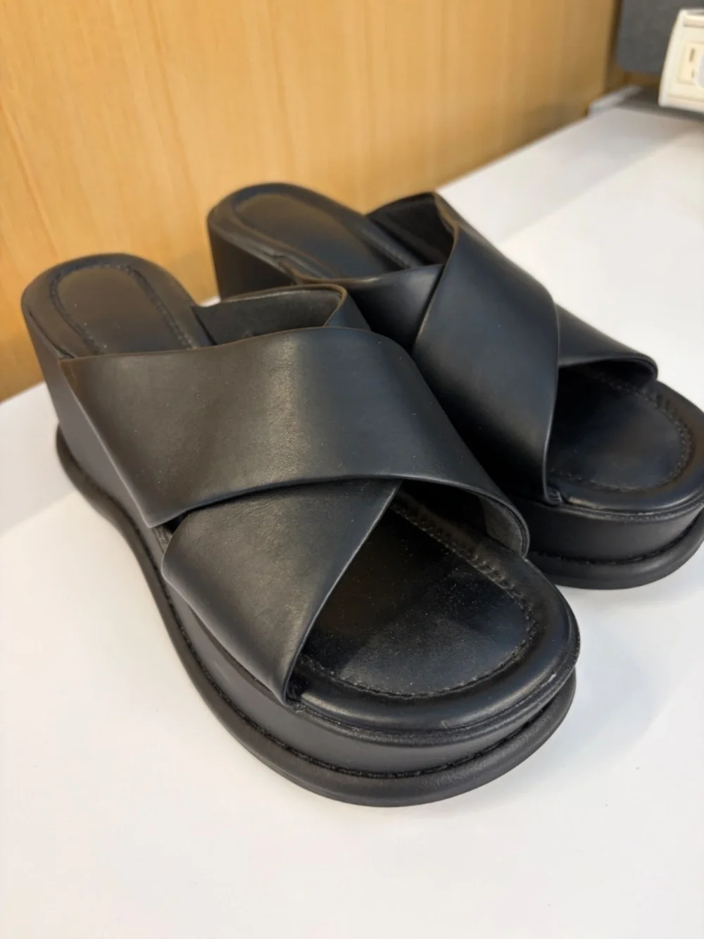 Uniqlo platform crisscross sandals